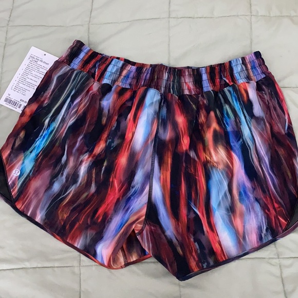 Lululemon Hotty Hot HR 4” lined short - Picture 4 of 4